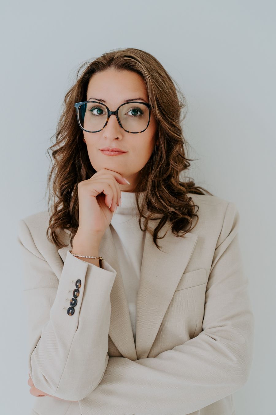 Porträt von Nikolina Studenovic, Gründerin der KLARSYSTEM GmbH
